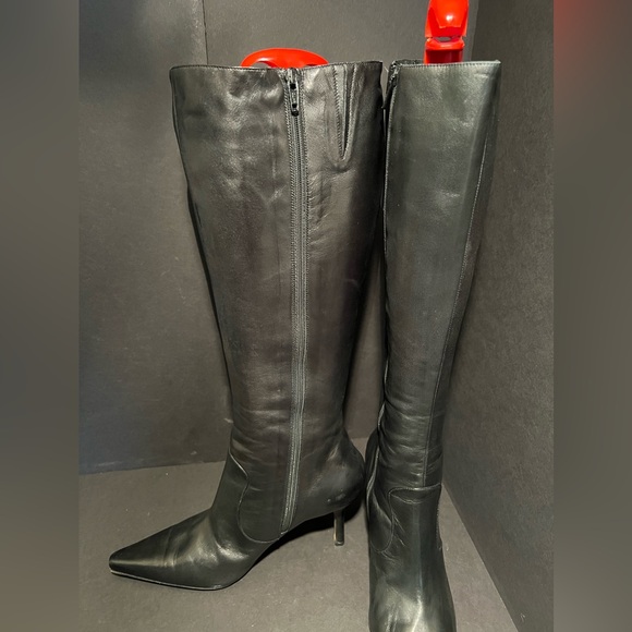 VINTAGE Isaac Mizrahi Saxton Black Leather Boot - Picture 12 of 16